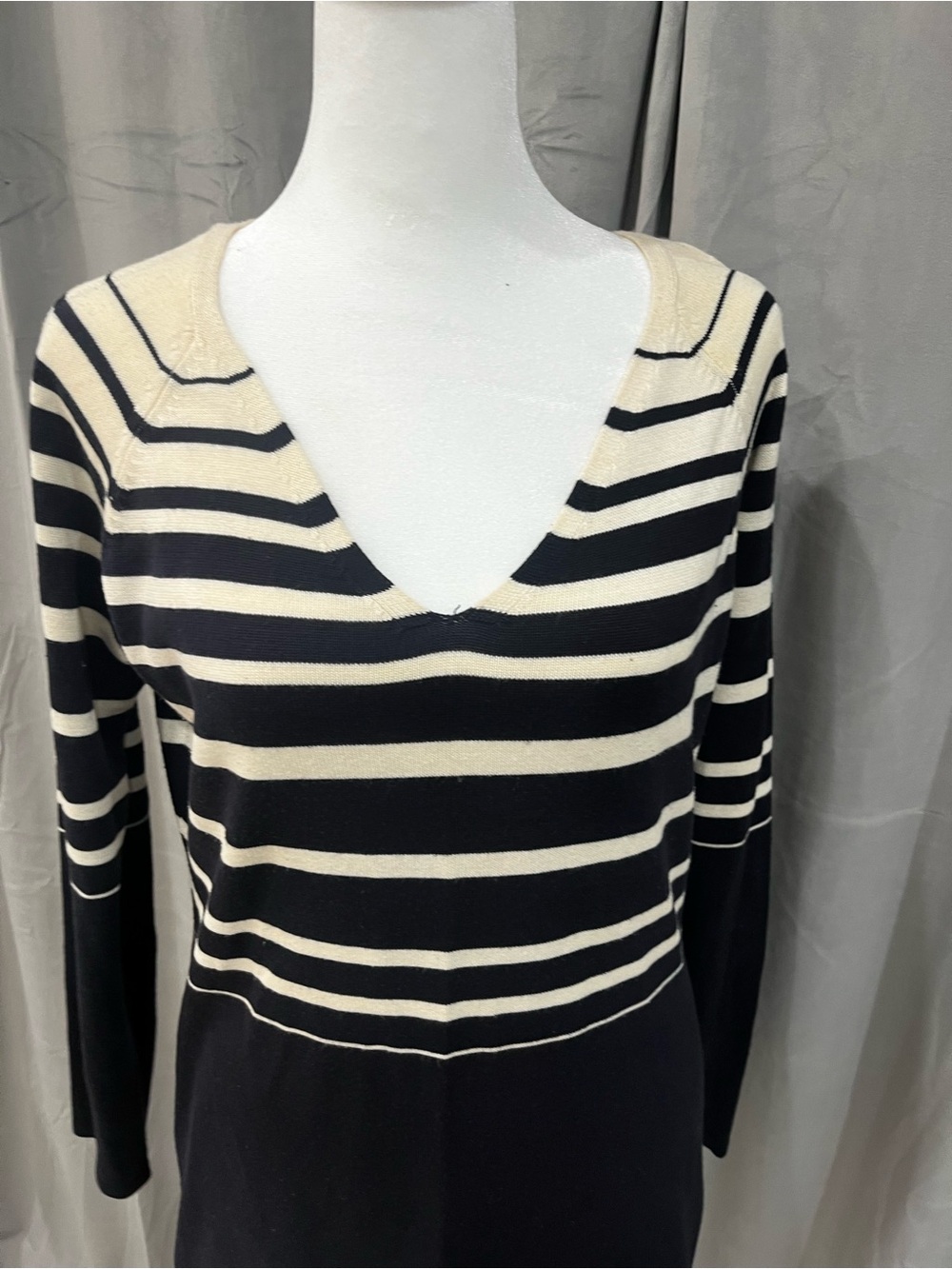 Hillard & Hanson Navy & Cream Striped V-Neck Knit Sweater - Picture 4 of 9